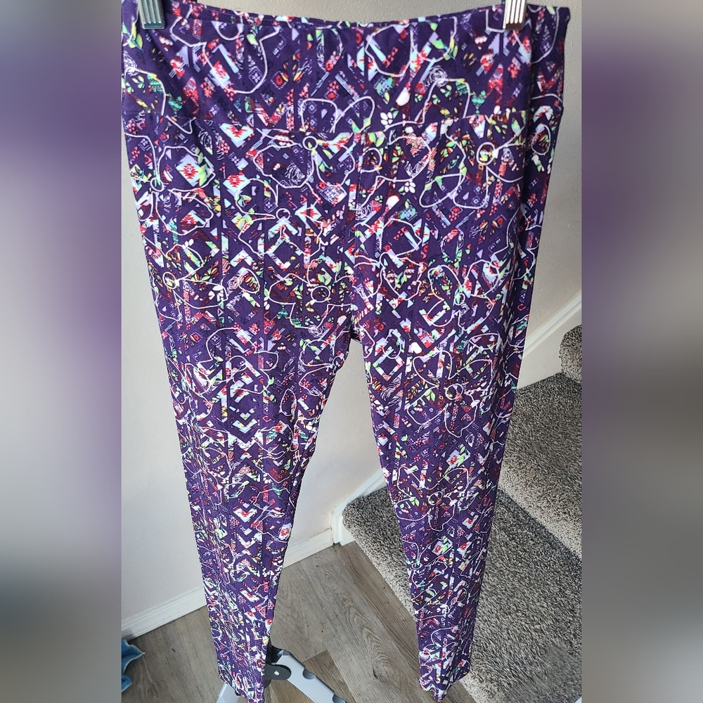 LuLaRoe Tall & Curvy (TC) Leggings - Purple, Pink, White, Floral